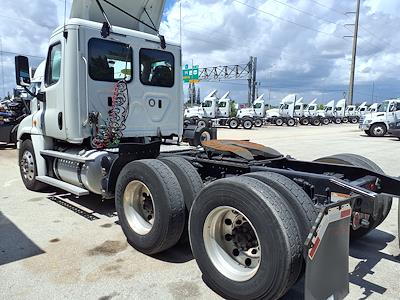 Used 2018 Freightliner Cascadia Day Cab 6x4, Semi Truck for sale #772925 - photo 2