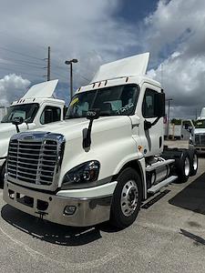 Used 2018 Freightliner Cascadia Day Cab 6x4, Semi Truck for sale #772932 - photo 1