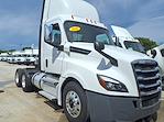 Used 2020 Freightliner Cascadia Day Cab 6x4, Semi Truck for sale #879791 - photo 4