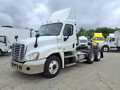 Used 2015 Freightliner Cascadia Day Cab 6x4, Semi Truck for sale #350125 - photo 1