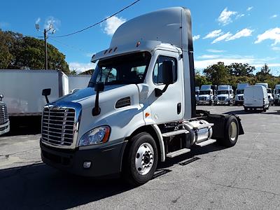 Used 2016 Freightliner Cascadia Day Cab 4x2, Semi Truck for sale #354320 - photo 1