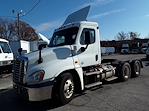 Used 2016 Freightliner Cascadia Day Cab 6x4, Semi Truck for sale #388530 - photo 1