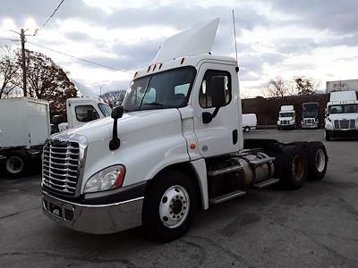 Used 2016 Freightliner Cascadia Day Cab 6x4, Semi Truck for sale #643024 - photo 1