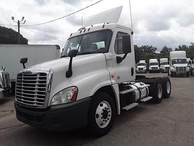 Used 2016 Freightliner Cascadia Day Cab 6x4, Semi Truck for sale #648724 - photo 1