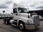 Used 2016 Freightliner Cascadia Day Cab 6x4, Semi Truck for sale #651654 - photo 4