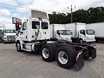 Used 2016 Freightliner Cascadia Day Cab 6x4, Semi Truck for sale #651654 - photo 2