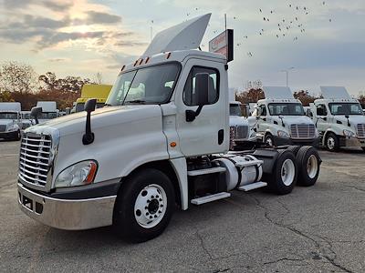 Used 2016 Freightliner Cascadia Day Cab 6x4, Semi Truck for sale #652715 - photo 1