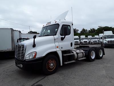 Used 2016 Freightliner Cascadia Day Cab 6x4, Semi Truck for sale #654934 - photo 1