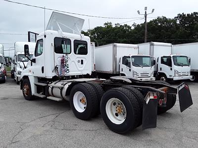 Used 2016 Freightliner Cascadia Day Cab 6x4, Semi Truck for sale #654934 - photo 2