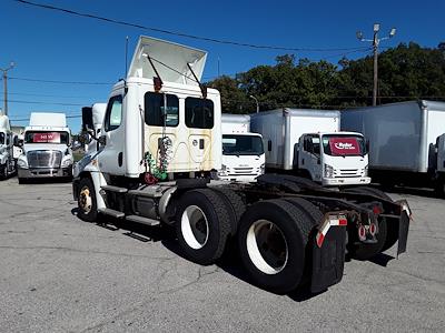 Used 2016 Freightliner Cascadia Day Cab 6x4, Semi Truck for sale #656916 - photo 2