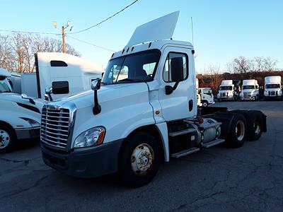 2016 Freightliner Cascadia Day Cab 6x4, Semi Truck for sale #656918 - photo 1