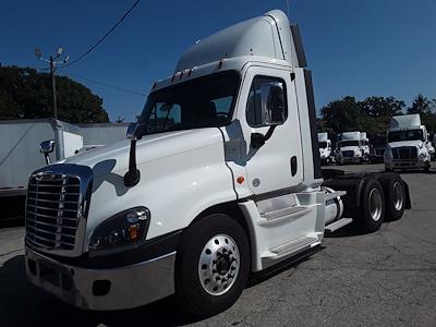 Used 2016 Freightliner Cascadia Day Cab 6x4, Semi Truck for sale #659257 - photo 1