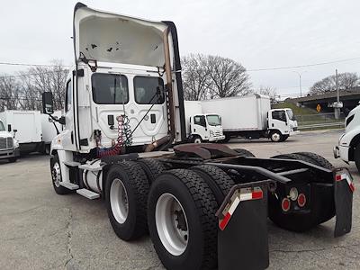 Used 2016 Freightliner Cascadia Day Cab 6x4, Semi Truck for sale #662438 - photo 2