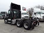 Used 2016 Freightliner Cascadia Day Cab 6x4, Semi Truck for sale #662669 - photo 2