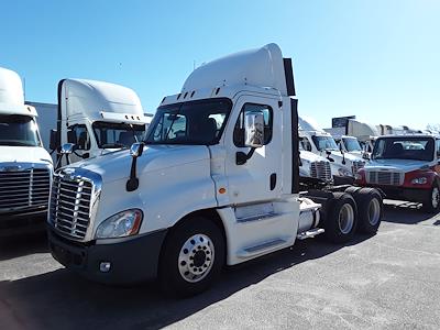 2017 Freightliner Cascadia Day Cab 6x4, Semi Truck for sale #667028 - photo 1