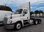 Used 2017 Freightliner Cascadia Day Cab 6x4, Semi Truck for sale #670278 - photo 1