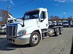 Used 2017 Freightliner Cascadia Day Cab 6x4, Semi Truck for sale #670761 - photo 1