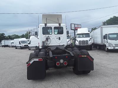 Used 2017 Freightliner Cascadia Day Cab 6x4, Semi Truck for sale #675071 - photo 2