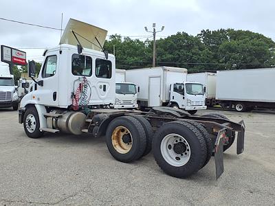 Used 2017 Freightliner Cascadia Day Cab 6x4, Semi Truck for sale #675072 - photo 2