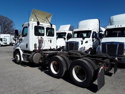 Used 2017 Freightliner Cascadia Day Cab 6x4, Semi Truck for sale #675073 - photo 2