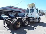 Used 2017 Freightliner Cascadia Day Cab 6x4, Semi Truck for sale #675073 - photo 5