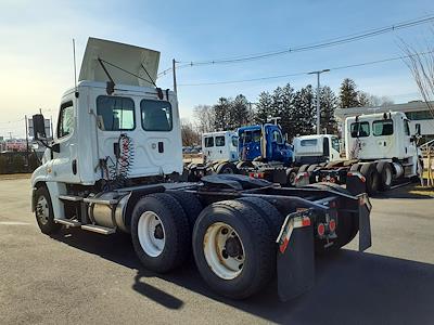 Used 2017 Freightliner Cascadia Day Cab 6x4, Semi Truck for sale #678848 - photo 2