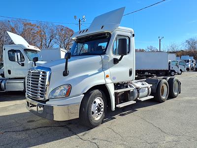 Used 2017 Freightliner Cascadia Day Cab 6x4, Semi Truck for sale #679685 - photo 1