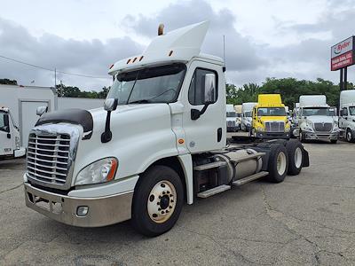 Used 2018 Freightliner Cascadia Day Cab 6x4, Semi Truck for sale #681298 - photo 1