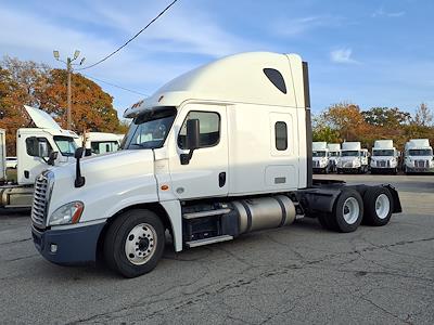 Used 2018 Freightliner Cascadia Sleeper Cab 6x4, Semi Truck for sale #745954 - photo 1