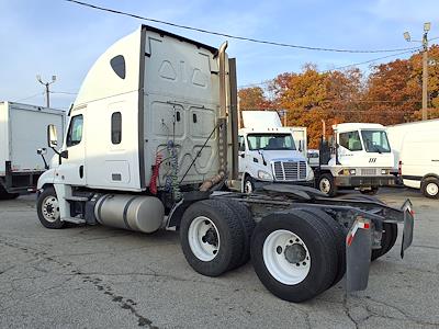 Used 2018 Freightliner Cascadia Sleeper Cab 6x4, Semi Truck for sale #745954 - photo 2