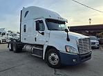 Used 2018 Freightliner Cascadia Sleeper Cab 6x4, Semi Truck for sale #745954 - photo 4