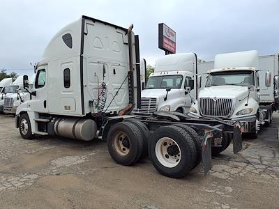 Used 2018 Freightliner Cascadia Sleeper Cab 6x4, Semi Truck for sale #745955 - photo 2