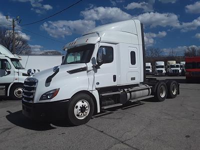 Used 2019 Freightliner Cascadia Sleeper Cab 6x4, Semi Truck for sale #862798 - photo 1