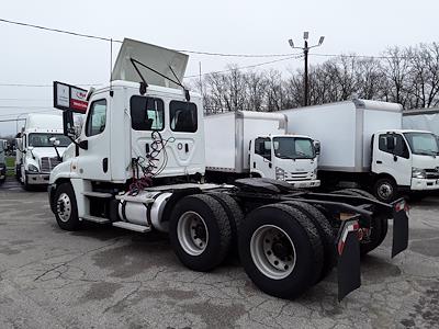 Used 2019 Freightliner Cascadia Day Cab 6x4, Semi Truck for sale #864837 - photo 2