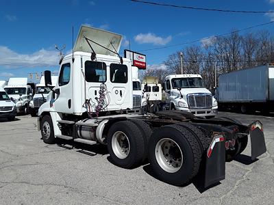 Used 2019 Freightliner Cascadia Day Cab 6x4, Semi Truck for sale #864838 - photo 2