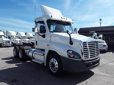 Used 2019 Freightliner Cascadia Day Cab 6x4, Semi Truck for sale #864839 - photo 2