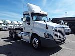 Used 2019 Freightliner Cascadia Day Cab 6x4, Semi Truck for sale #864839 - photo 2