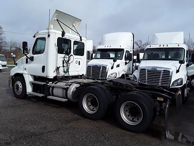 Used 2019 Freightliner Cascadia Day Cab 6x4, Semi Truck for sale #864841 - photo 2