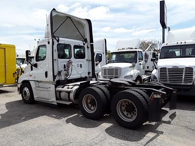 Used 2020 Freightliner Cascadia Day Cab 6x4, Semi Truck for sale #874167 - photo 2