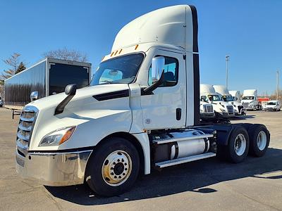 Used 2020 Freightliner Cascadia Day Cab 6x4, Semi Truck for sale #282349 - photo 1