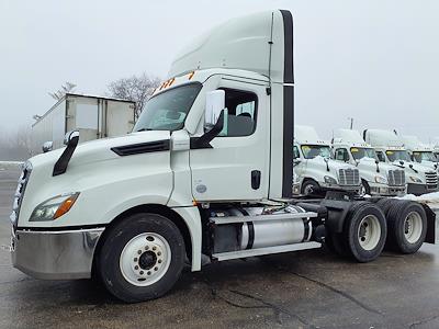 Used 2020 Freightliner Cascadia Day Cab 6x4, Semi Truck for sale #283488 - photo 1