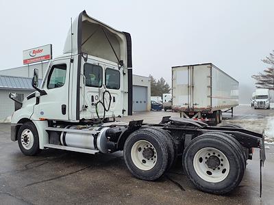 Used 2020 Freightliner Cascadia Day Cab 6x4, Semi Truck for sale #283488 - photo 2