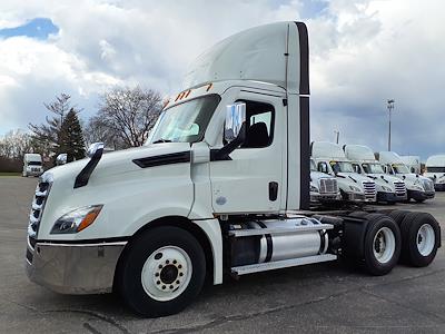 Used 2020 Freightliner Cascadia Day Cab 6x4, Semi Truck for sale #283558 - photo 1