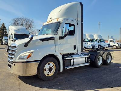 Used 2020 Freightliner Cascadia Day Cab 6x4, Semi Truck for sale #283560 - photo 1