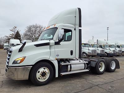 Used 2020 Freightliner Cascadia Day Cab 6x4, Semi Truck for sale #283567 - photo 1