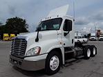Used 2016 Freightliner Cascadia 6x4, Semi Truck for sale #382126 - photo 1