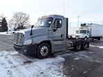 Used 2014 Freightliner Cascadia Day Cab 6x4, Semi Truck for sale #536827 - photo 1