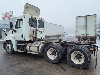 Used 2014 Freightliner Cascadia Day Cab 6x4, Semi Truck for sale #569207 - photo 2