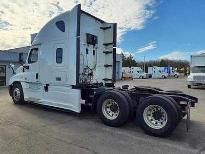Used 2017 Freightliner Cascadia Sleeper Cab 6x4, Semi Truck for sale #665813 - photo 2