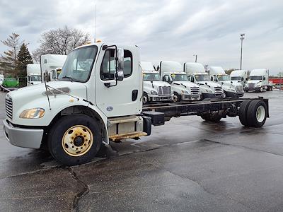 Used 2017 Freightliner M2 106 Conventional Cab 4x2, Cab Chassis for sale #666534 - photo 1